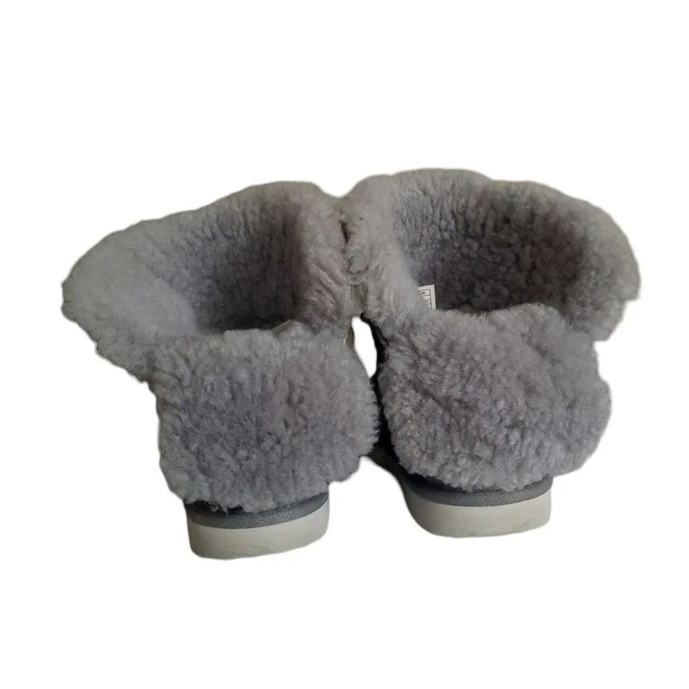 UGG Australia Kids Adoria Tehuano Perforated Leather Grey 1017785 Size 3